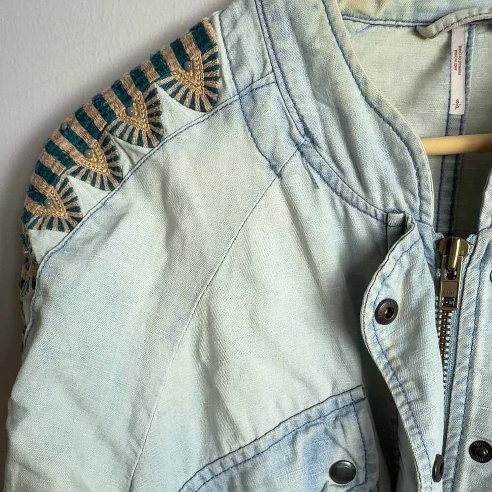 Free People Jean Jacket Light Wash Embroidered Linen Blend Boho Size Small Wm’s - Picture 4 of 7